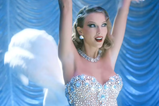 Taylor Swift in her Bejewelled music video