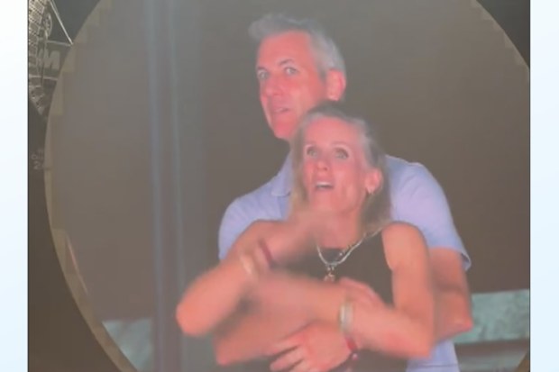Coldplay Boston concert kiss cam
