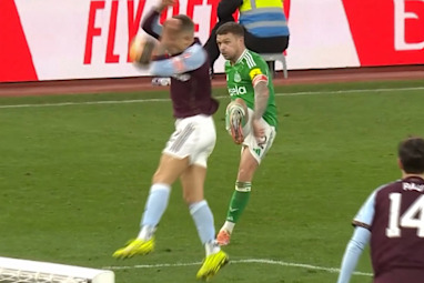 Lucas Digne clearly handles the ball inside the box, but the referee awards a free-kick instead of a penalty.