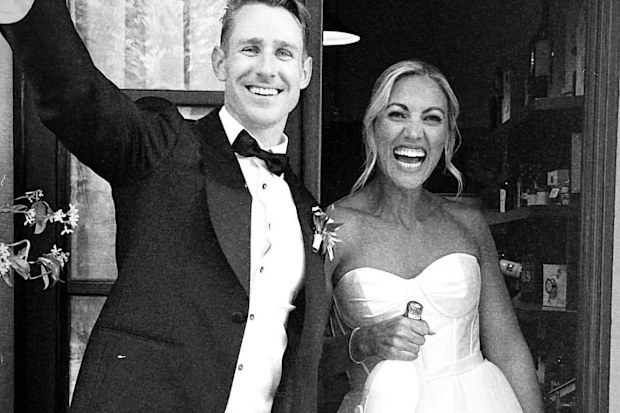 Nine journalist Lauren Tomasi shares photos from glorious Italian wedding