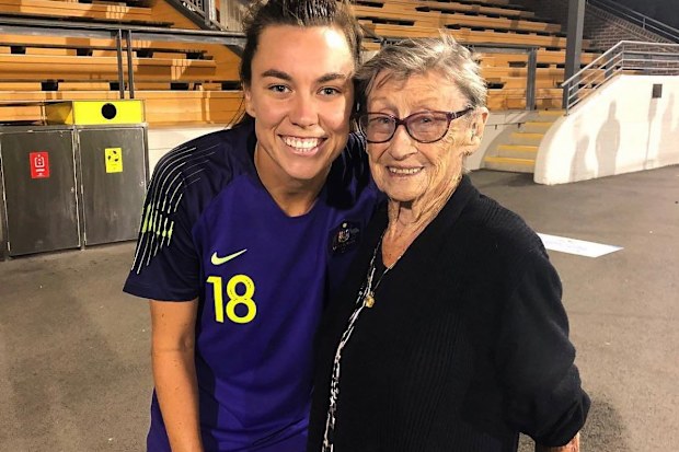 Mackenzie Arnold with her nana, who died in 2021.