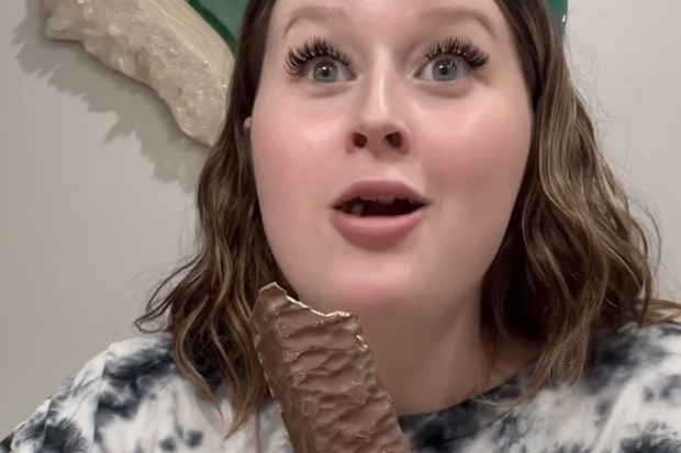 Americans try Violet Crumbles