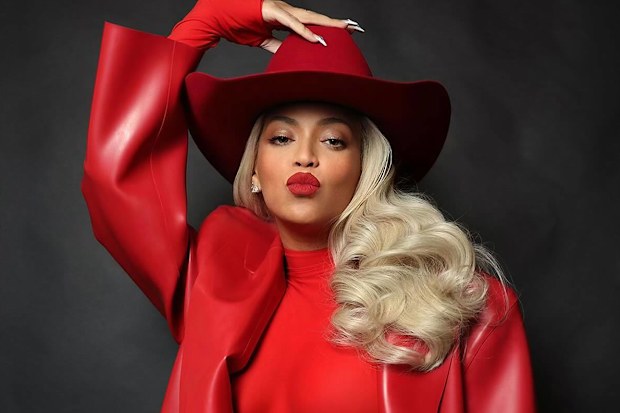 Beyonce's PFW outfit