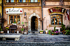 <p>Along with great museums and historical sites - particularly good for those who are interested in WWII history - Warsaw also has great nightlife. </p><p>All you need is a mug of local beer, a plate of pierogies, and you'll be set up like a local. ﻿</p>