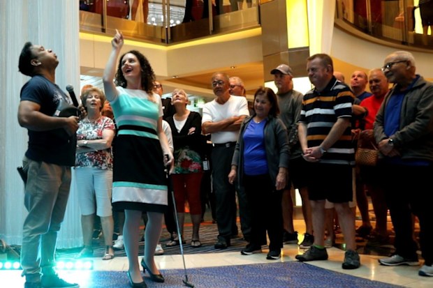cruise director kelly rose