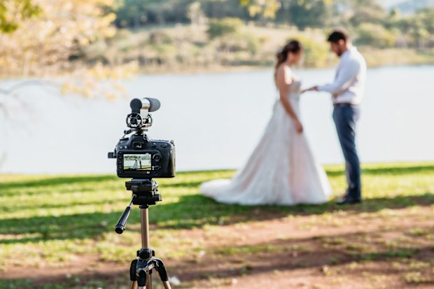 destination wedding gift etiquette
