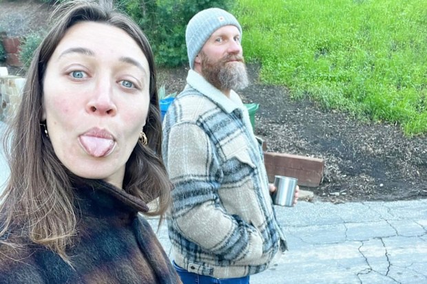 Alana Hadid announces engagement