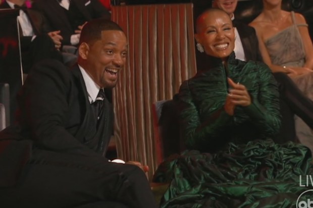 Regina Hall conducts COVID testing during Oscars 2022.