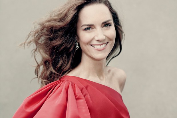 EXPIRES 31st DECEMBER 2022 UNLESS KENSINGTON PALACE SAYS OTHERWISE. Kate Middleton 40th birthday portrait by Paolo Roversi.