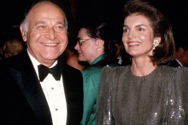 Maurice Tempelsman and Jacqueline Kennedy Onassis attends a gala in 1986 in New York City. (Photo by Sonia Moskowitz/IMAGES/Getty Images)