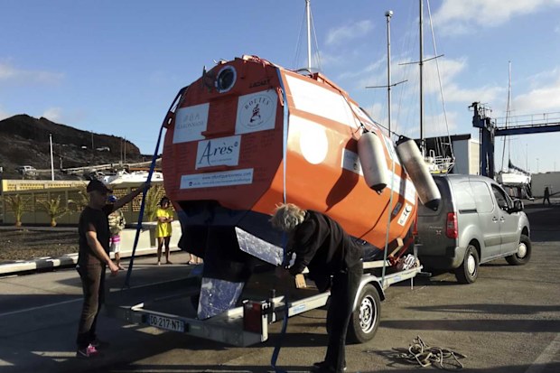 Frenchman Jean-Jacques Savin unloads engineless barrel for Atlantic voyage.
