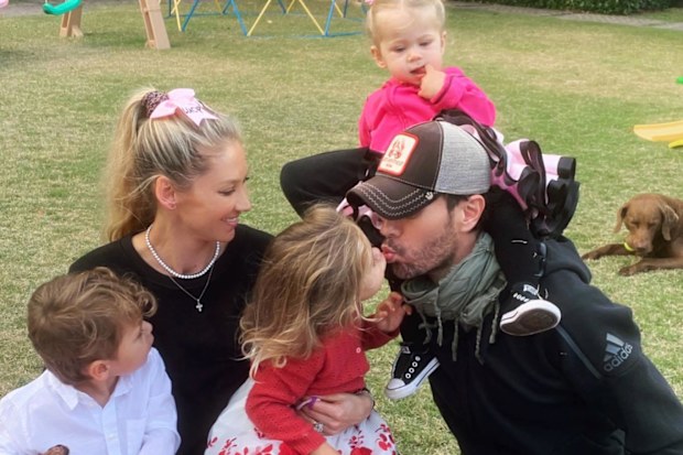 Anna Kournikova, Enrique Iglesias, and kids