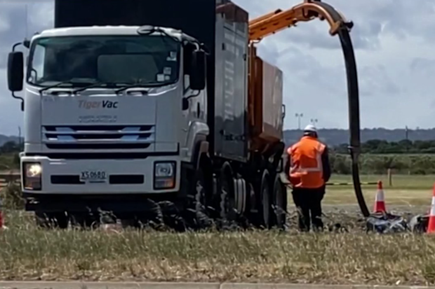 Work is underway to reconnect Hallett Cove residents and businesses to water after a water main leak this morning. 