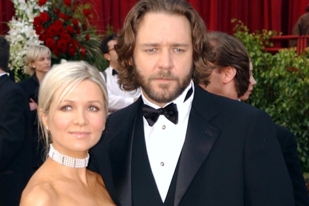 Russell Crowe and Danielle Spencer during The 74th Annual Academy Awards in 2002.