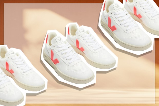 9PR: Vejas V10 Sneakers in White Rose.