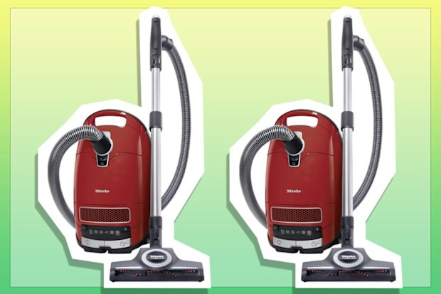 9PR: Miele Complete C3 Cat and Dog Vacuum Cleaner