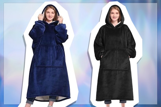 9PR: Costume Bay Hooded Blanket, Black and Navy