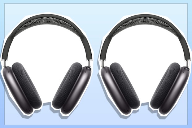 9PR: Apple Airpods Max headphones in space grey on blue background.