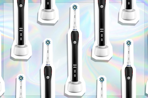 9PR: Oral-B Pro 2000 Electric Toothbrush, Black