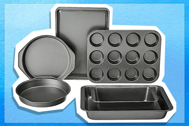 9PR: Amazon Basics 6-Piece Non-Stick Bakeware Set