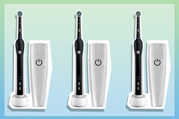 9PR: Oral-B Pro 700 Black Electric Toothbrush