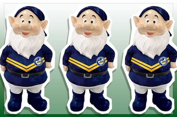 9PR: Eels Large Garden Gnome