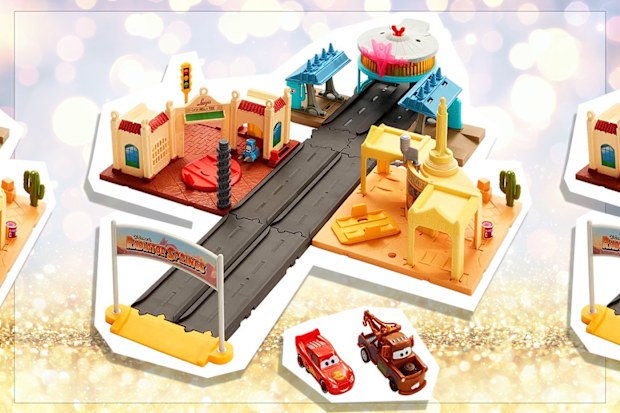 9PR: Disney and Pixar Cars Radiator Springs Toy Playset