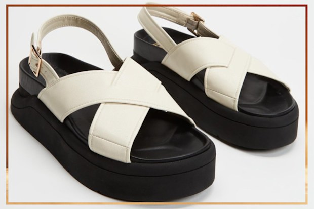 9PR: Dazie Belle Sandals