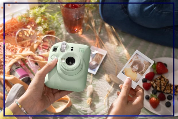9PR: Instax Fujifilm Mini 12