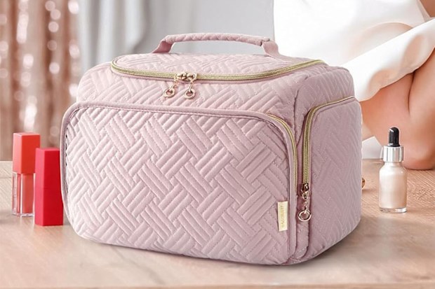 9PR: Bagsmart Travel Toiletry Bag