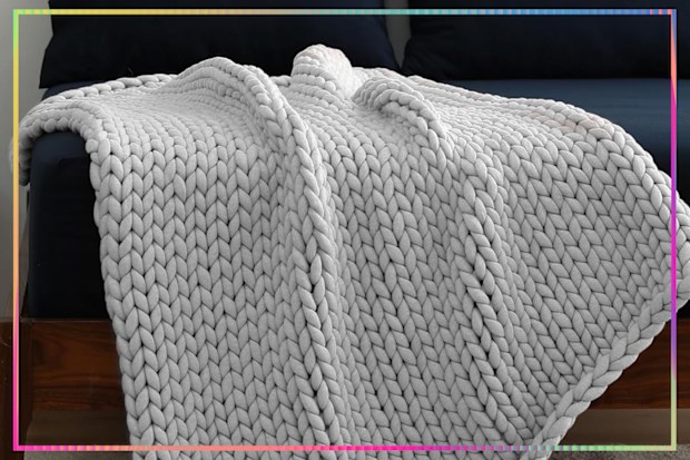 9PR: YnM Chunky Throw Blanket