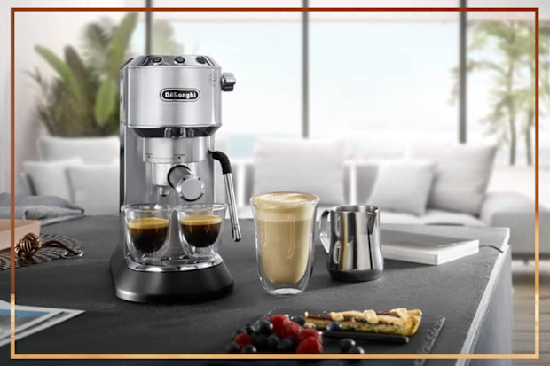 9PR: De'Longhi Dedica Arte Traditional Barista Pump Espresso Machine