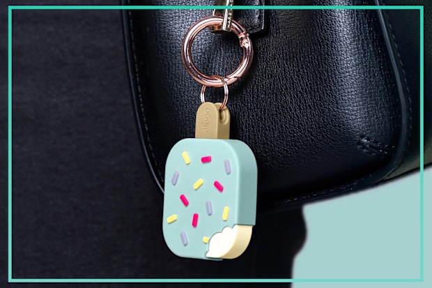 9PR: elago Ice Cream Apple AirTag Keychain, Mint
