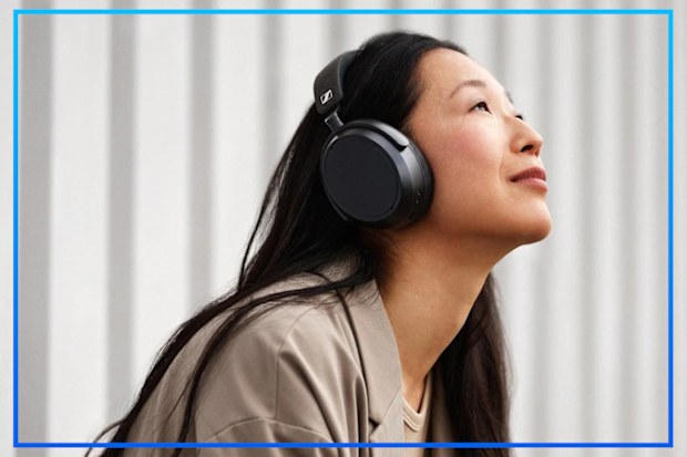 9PR: Sennheiser Momentum 4 Black Wireless Noise Cancelling Headphones