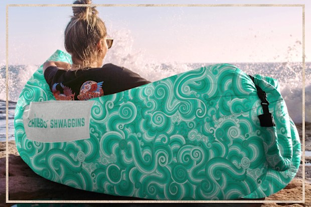 9PR: Chillbo Shwaggins Inflatable Couch