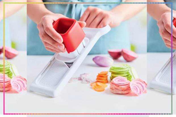 9PR: Tupperware products 