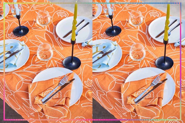 9PR: Mosey Me Outline Floral Napkin Set.