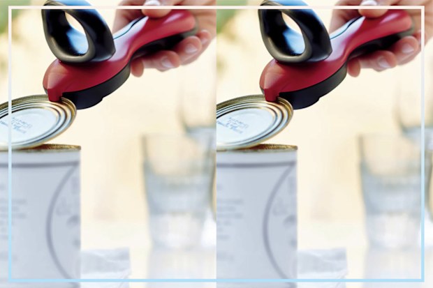 9PR: Tupperware can opener