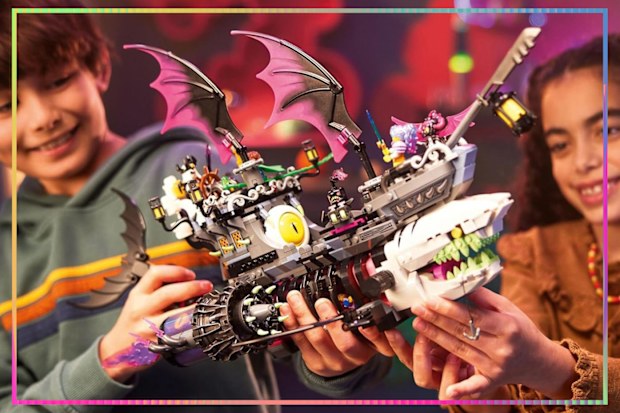 9PR: Lego DREAMZzz Nightmare Shark Ship Building Toy Set 