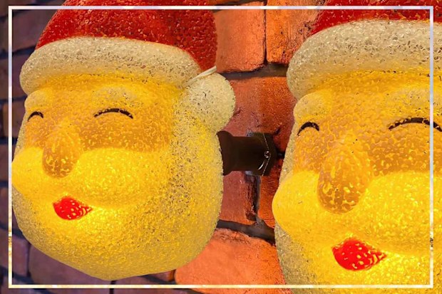9PR: Santa light covers