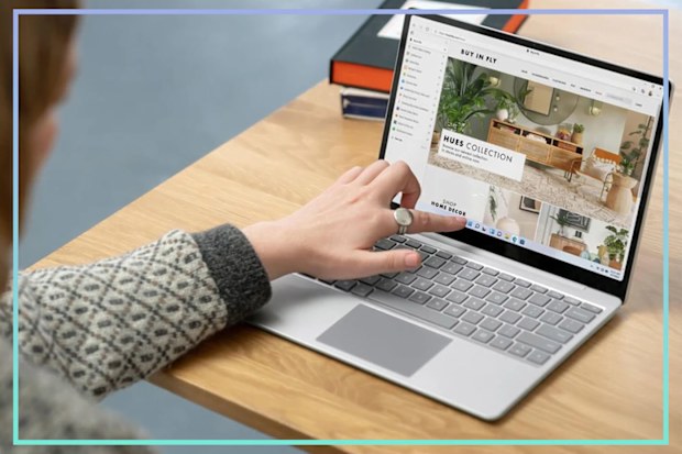 9PR: Microsoft Surface Go 2 12.4" 
