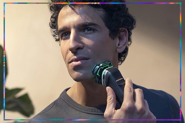 9PR: Philips Shaver Series 9000 SkinIQ