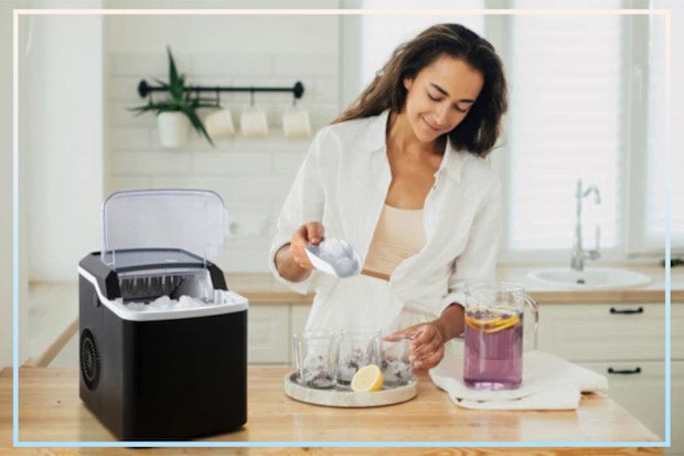 9PR: Kogan Ice Cube Maker