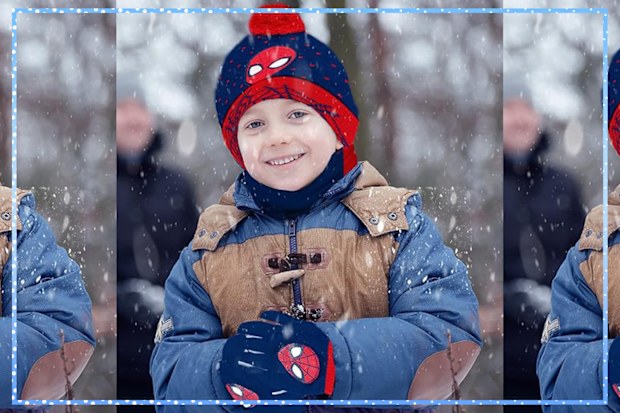 9PR: Marvel Spider-Man Kids Hat, Scarf and Glove Set