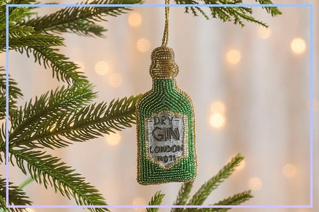 9PR: Christmas decorations