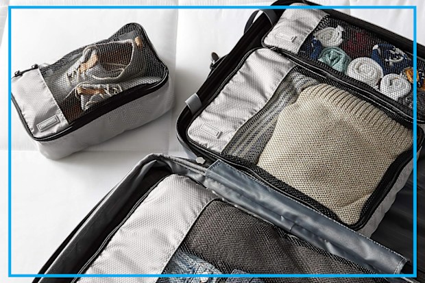 9PR: Amazon Basics 4 Piece Packing Travel Organizer Cubes Set