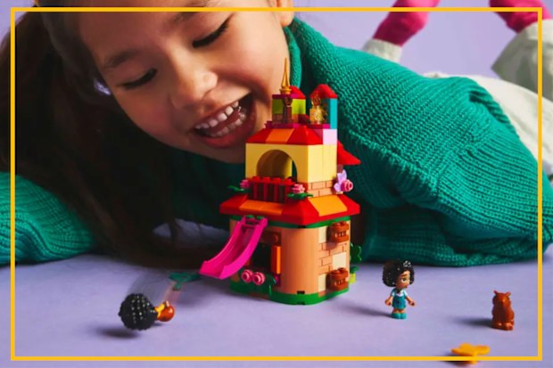 9PR: Lego Encanto Mini House