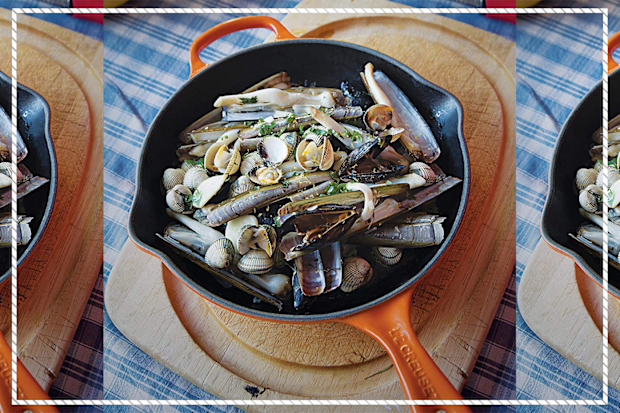 9PR: Le Creuset Signature Cast Iron Skillet, 20cm, Volcanic