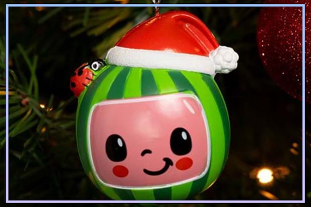 9PR: Christmas decorations