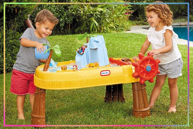 9PR: Little Tikes Island Wavemaker Water Table Playset 